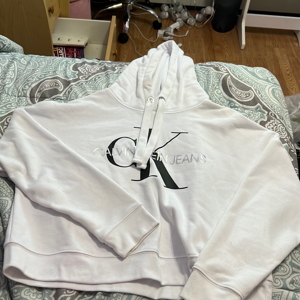 Women’s Calvin Klein cropped hoodie - size M